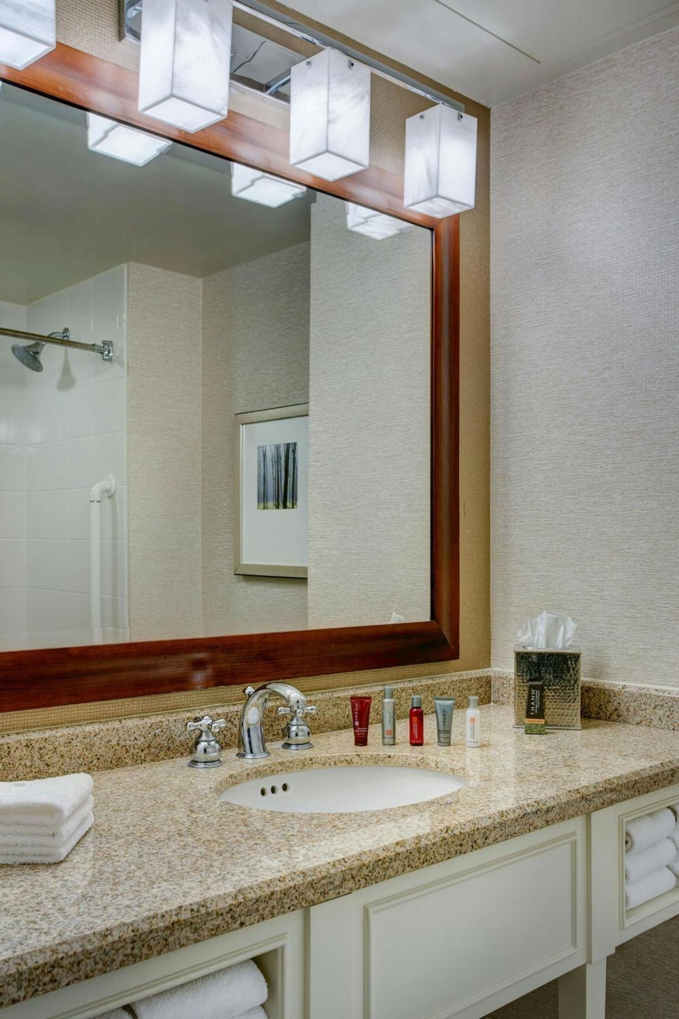 The Woodlands Waterway Marriott Hotel And Convention Center Exterior photo